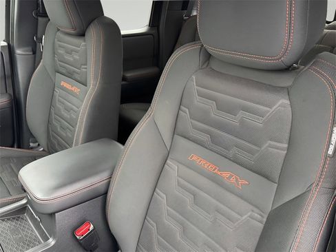 Used 2022 Nissan Frontier PRO-4X image 26