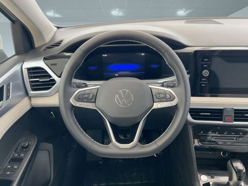 New 2026 Volkswagen Taos SE image 17