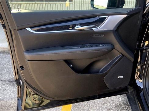 Certified 2025 Cadillac XT5 Premium Luxury image 24