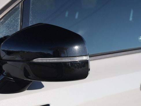 Used 2022 Kia Sorento EX image 23