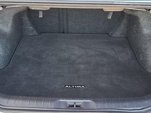 Used 2024 Nissan Altima 2.5 SV image 7