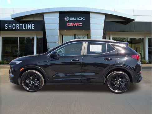 Used 2025 Buick Encore GX Sport Touring w/ Advanced Technology Package AWD/4WD image 6