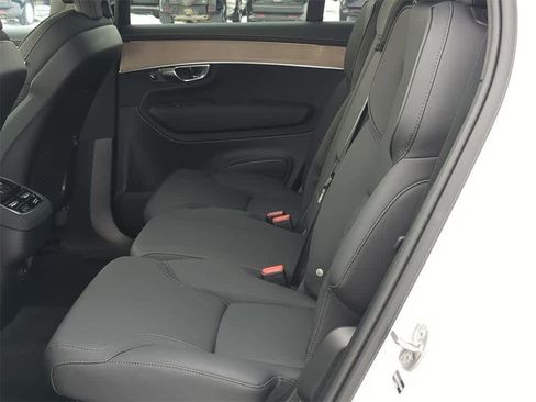 Certified 2025 Volvo XC90 B5 Core w/ Protection Package Premier image 18