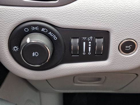 Used 2022 Jeep Cherokee Latitude Lux w/ Sun & Sound Group AWD/4WD image 24