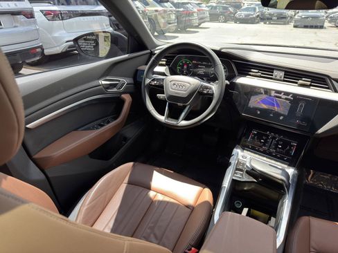 Used 2024 Audi Q8 e-tron Premium AWD/4WD image 36