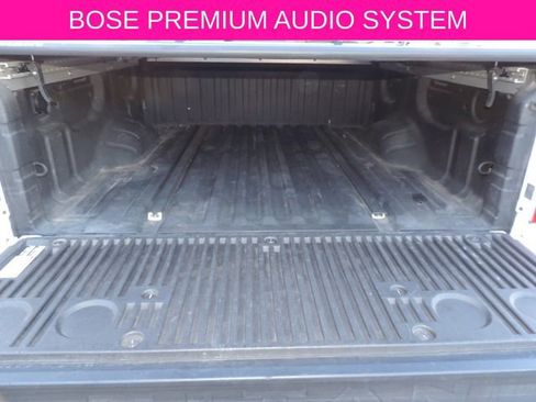 Used 2021 Nissan Titan SV w/ SV Convenience Package image 11