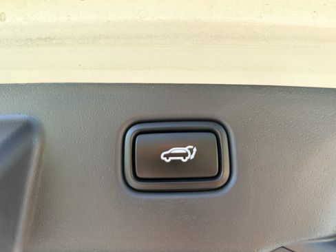 Used 2023 Kia Niro SX Touring FWD image 51