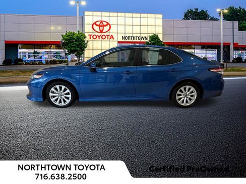 Used 2019 Toyota Camry LE w/ Convenience Package FWD image 2