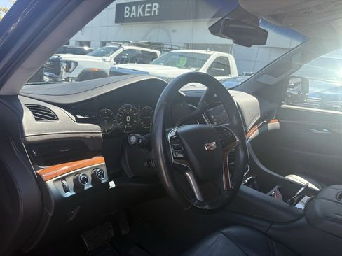 Used 2015 Cadillac Escalade Premium image 15