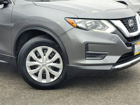 Used 2020 Nissan Rogue S image 9