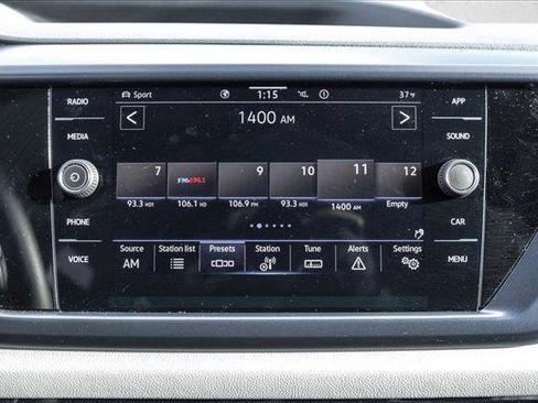 Used 2022 Volkswagen Taos SE image 14