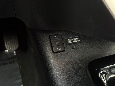 Used 2017 Toyota Prius Prime Advanced FWD image 37