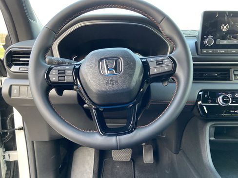 New 2025 Honda Pilot Sport image 33