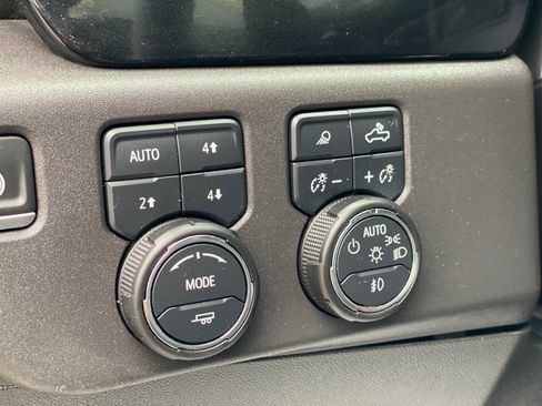 Used 2025 Chevrolet Silverado 1500 LT Trail Boss w/ LT Trail Boss Premium Package image 11