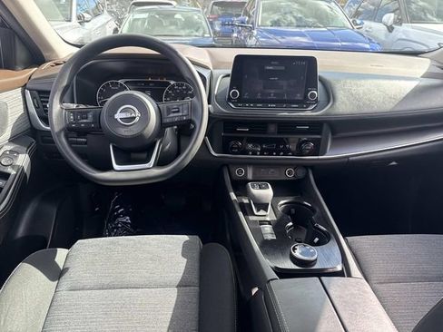 Used 2023 Nissan Rogue SV image 15