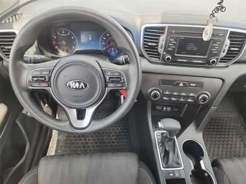 Used 2019 Kia Sportage LX FWD image 11
