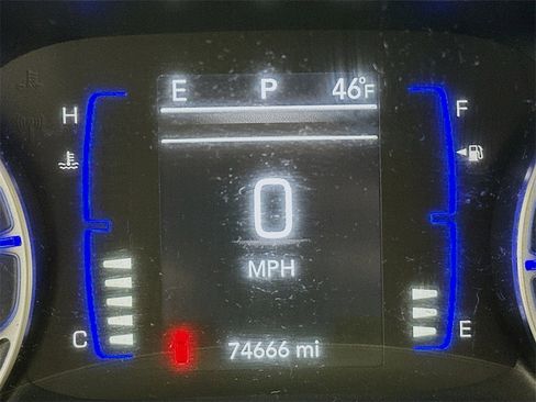 Used 2018 Chrysler Pacifica Touring-L image 13