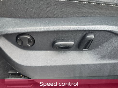 Used 2024 Volkswagen Atlas SE image 14