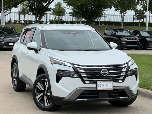 Certified 2025 Nissan Rogue SL image 2