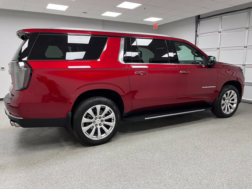 Used 2025 Chevrolet Suburban Premier AWD/4WD image 11