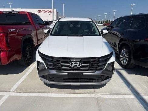 Used 2025 Hyundai Tucson SEL FWD image 2