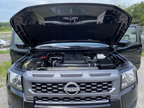 Used 2025 Nissan Frontier SV RWD image 17