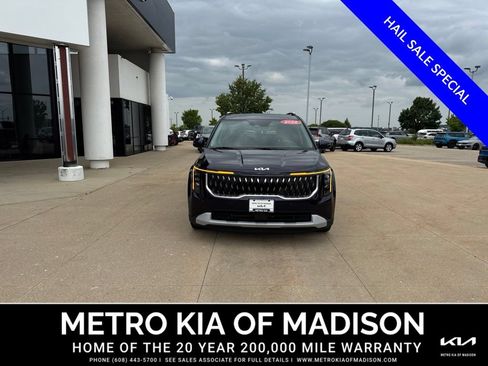 Used 2026 Kia Carnival EX FWD image 8