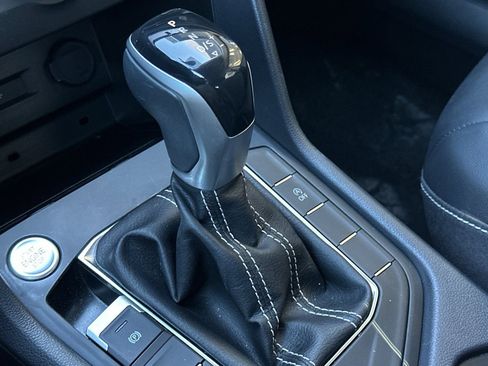 Used 2022 Volkswagen Taos SE image 21