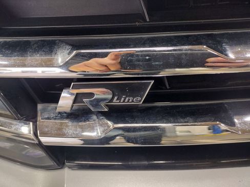 Used 2020 Volkswagen Tiguan SEL Premium R-Line image 5