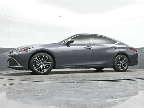 Certified 2022 Lexus ES 350 w/ Premium Package image 39