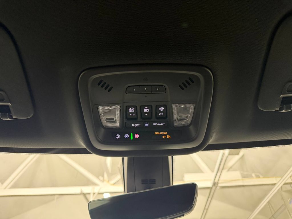 Used 2023 Chevrolet Traverse RS w/ LPO, Floor Liner Package AWD/4WD image 31