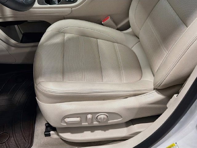 Certified 2022 GMC Acadia Denali w/ Denali Ultimate Package AWD/4WD image 19