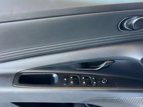 Certified 2025 Hyundai Elantra Sport FWD image 13