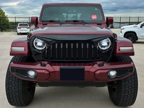 Used 2021 Jeep Gladiator Overland AWD/4WD image 11