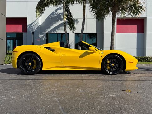 Used 2018 Ferrari 488 Spider image 27