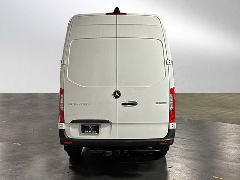 Used 2025 Mercedes-Benz Sprinter 2500 image 4
