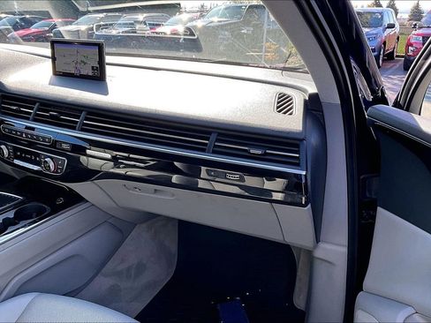 Used 2019 Audi Q7 3.0T Prestige AWD/4WD image 19