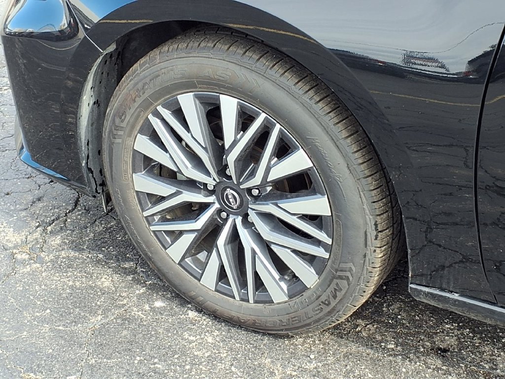 Used 2025 Nissan Altima 2.5 SV FWD image 29