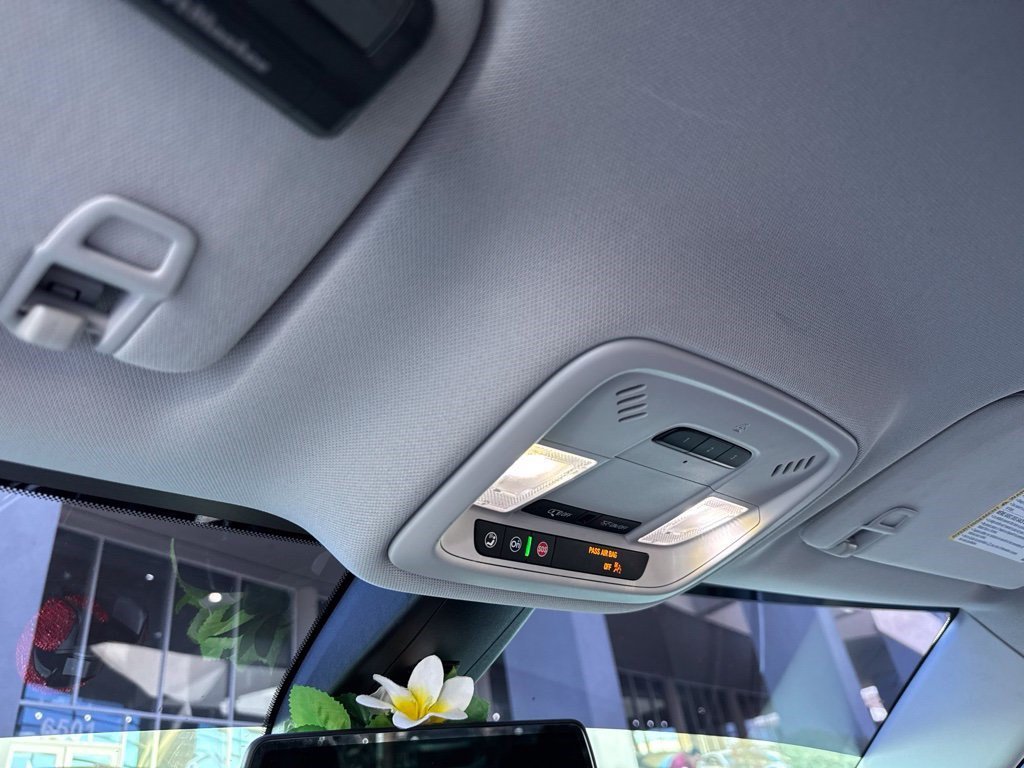 Certified 2021 Chevrolet Traverse LT w/ LT Premium Package FWD image 21