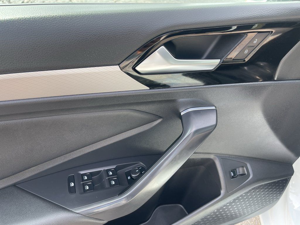 Used 2019 Volkswagen Jetta R-Line FWD image 22