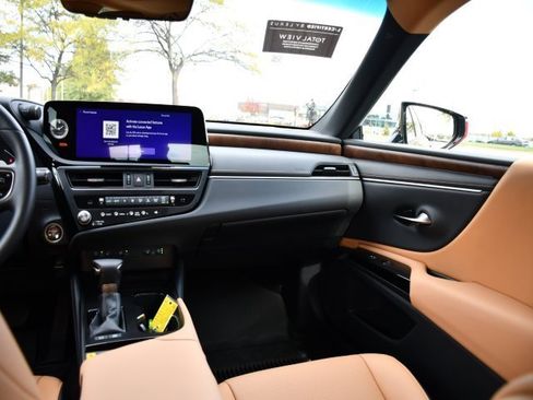 Certified 2025 Lexus ES 300h w/ Premium Package image 22