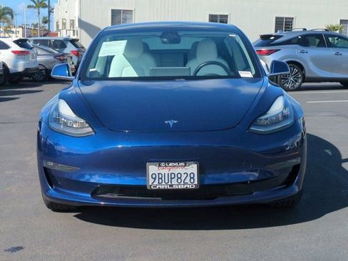 Used 2019 Tesla Model 3 Standard Range Plus image 2