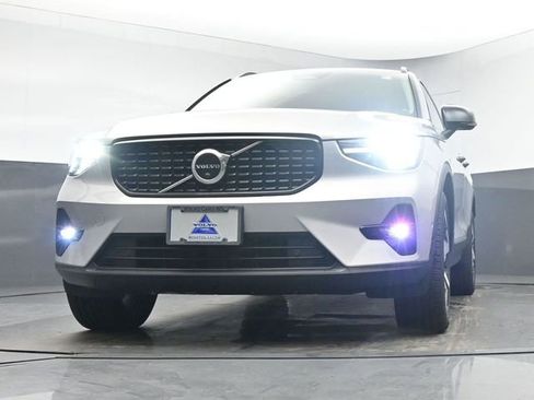 Used 2023 Volvo XC40 B5 Plus w/ Driver Assist Package image 11