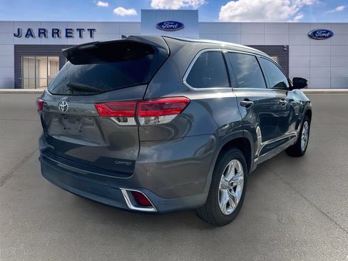 Used 2018 Toyota Highlander Limited FWD image 4