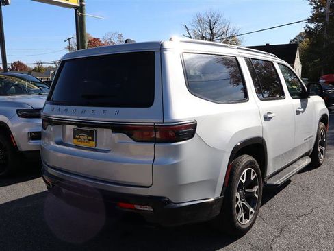 Used 2024 Jeep Wagoneer Series III image 5