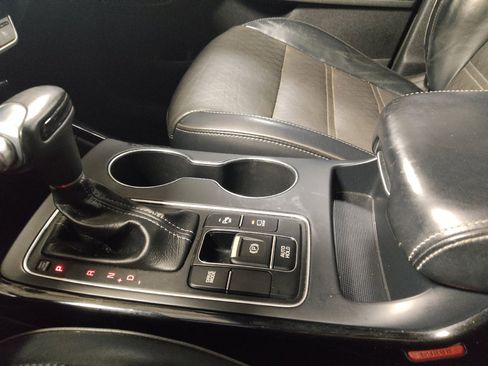 Used 2017 Kia Sorento SX FWD image 26