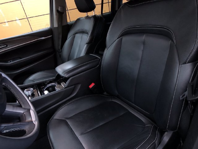 Used 2023 Jeep Grand Cherokee Limited w/ Black Appearance Package AWD/4WD image 10