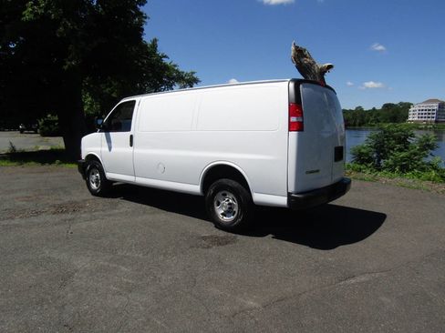 Used 2021 Chevrolet Express 2500 w/ Driver Convenience Package RWD image 4