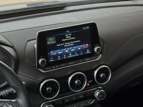 Used 2025 Nissan Sentra SV FWD image 17