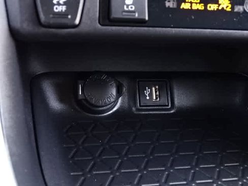 Used 2025 Toyota RAV4 XLE w/ Convenience Package FWD image 32